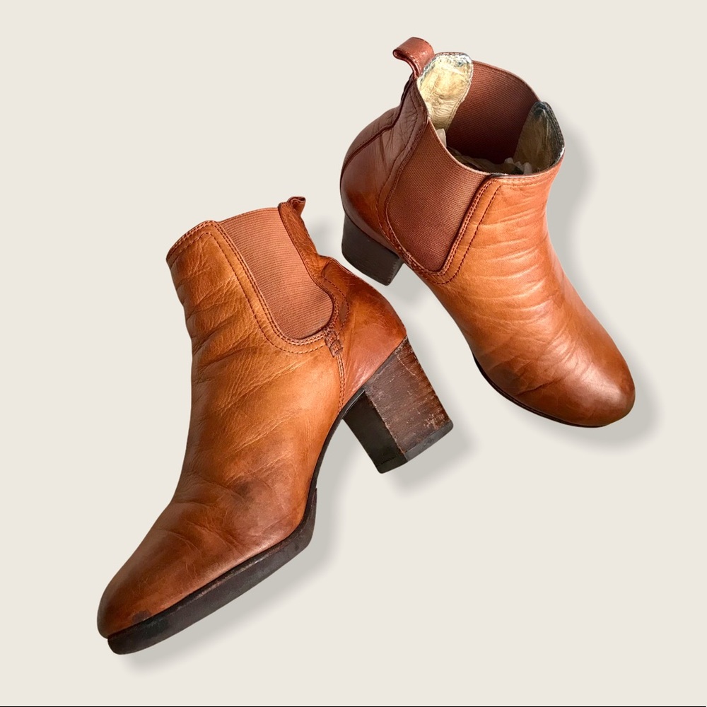 Frye Stella Chelsea Short Cognac Leather AnkleBoot - Picture 6 of 16